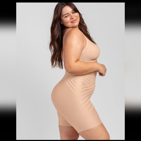 Honeylove Silhouette High-Waist Short in Tan - Picture 3 of 3